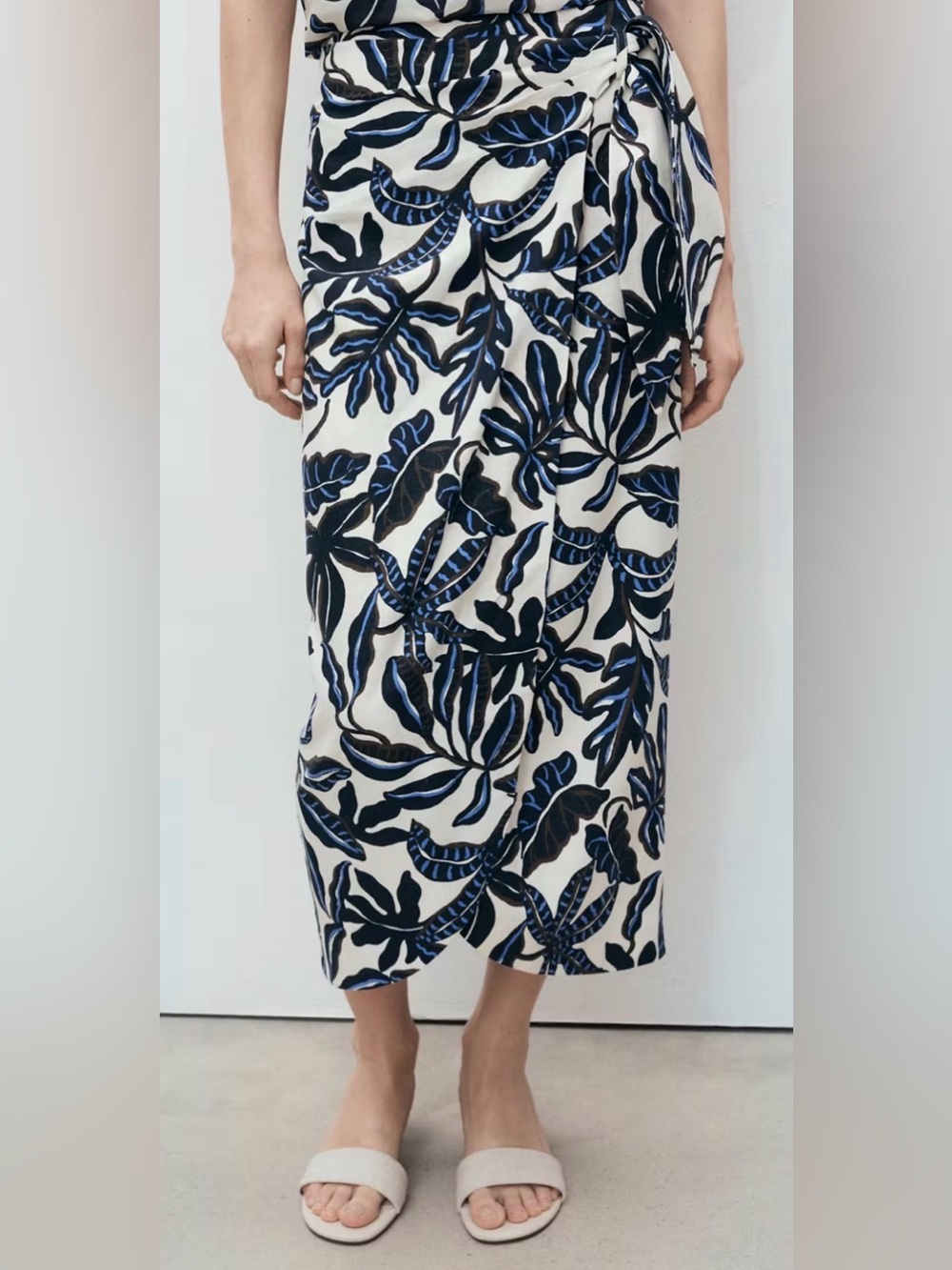 Mango Blue & Black Tropical Leaf Midi Wrap Skirt, Size XL